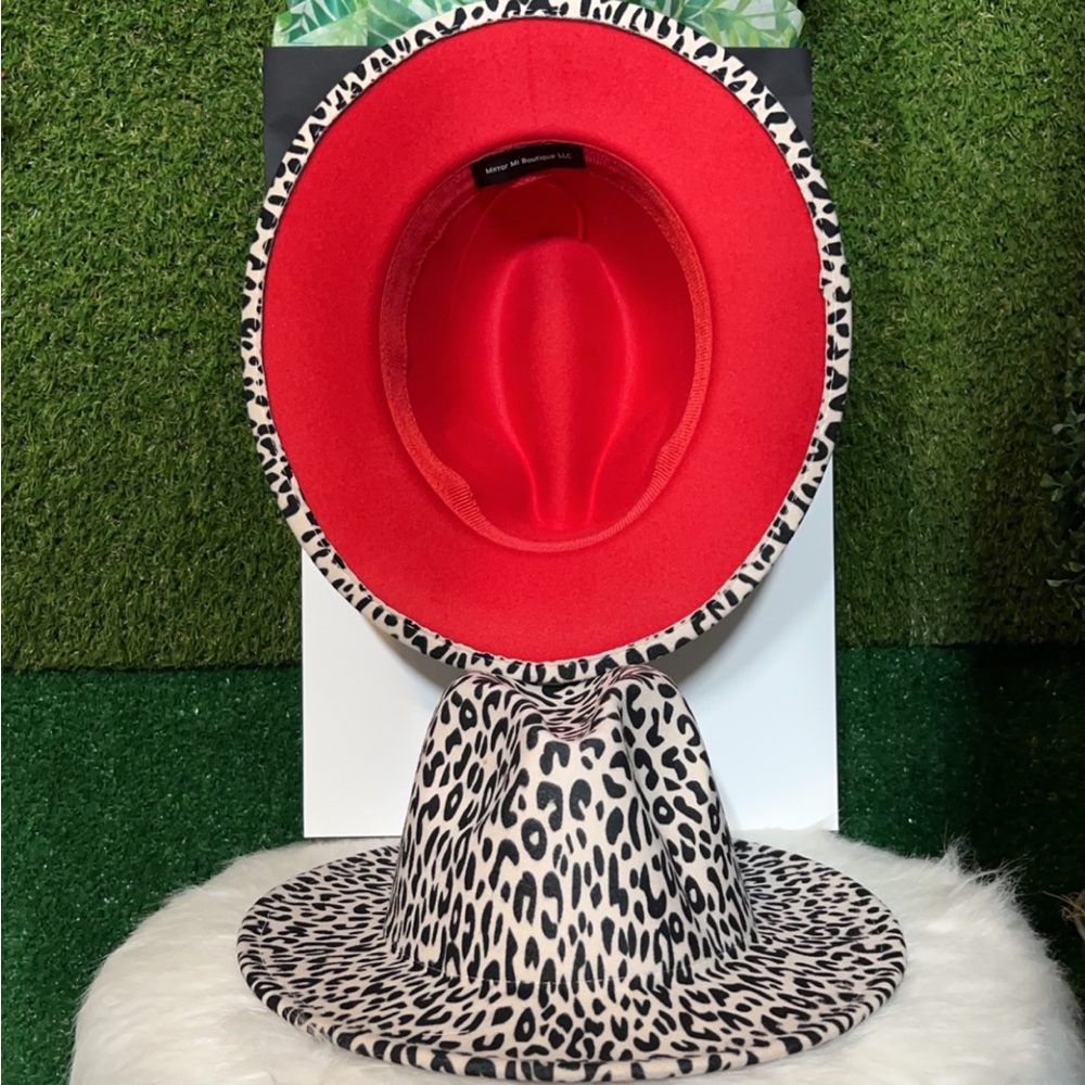 Leopard Fedora in white with red bottom